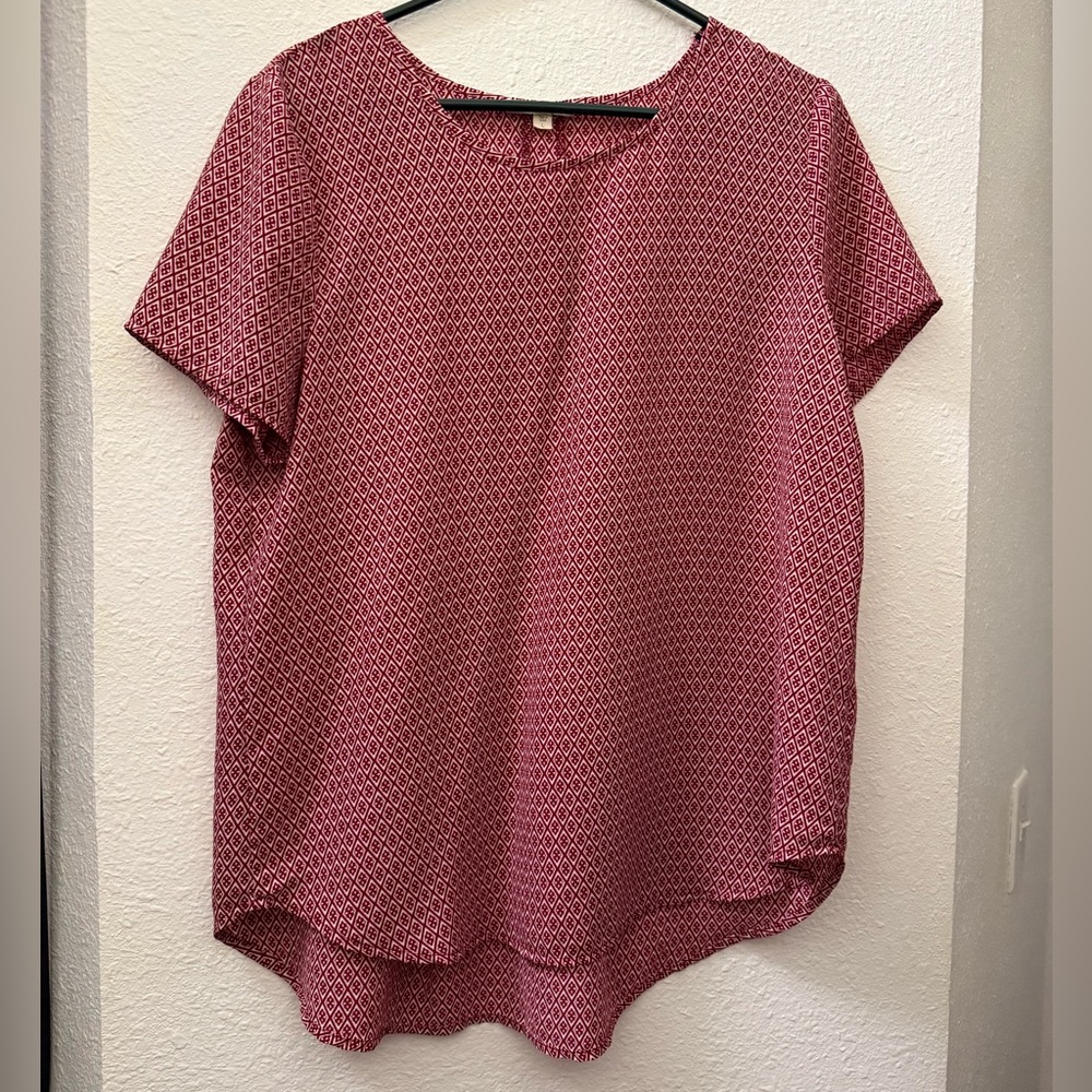Women's Red & White Patterned Top